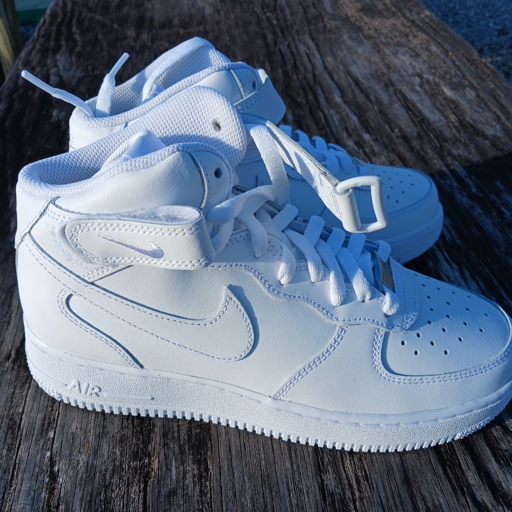 Nike Air Force 1 Lifestyle/Streetwear Shoes Size 7 Youth/8.5 Women - Picture 4 of 8